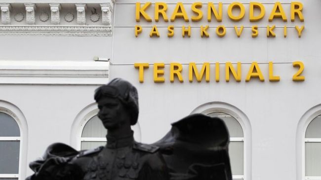 Аэропорт Краснодара возобновил работу после трехлетнего перерыва