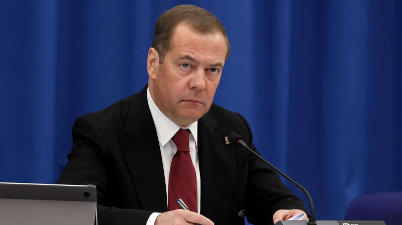 Медведев об убийстве Кирка: поддержка Украины равна поддержке убийц