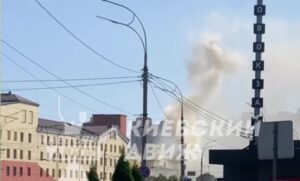 Огромный пожар: В Киеве горела кондитерская фабрика Порошенко «Рошен»