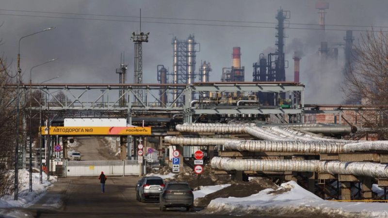Топливный кризис на АЗС. Почему в нефтяной России так быстро дорожает бензин?