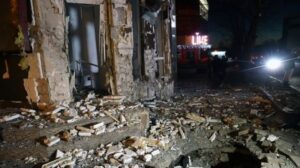 ВСУ нанесли удар по многоквартирному жилому дому в Донецке, идет эвакуация — паблики