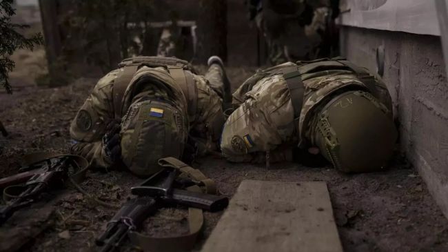 ВСУ в Херсоне массово сжигают своих убитых боевиков прямо на свалке, заявил Сальдо