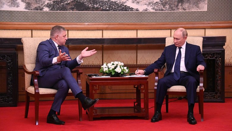 Фицо передаст Путину послание от Зеленского 9 Мая