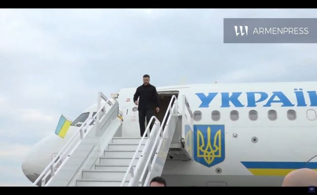 Под Зеленским горит кресло, он уже не может находиться в Киеве — Соскин