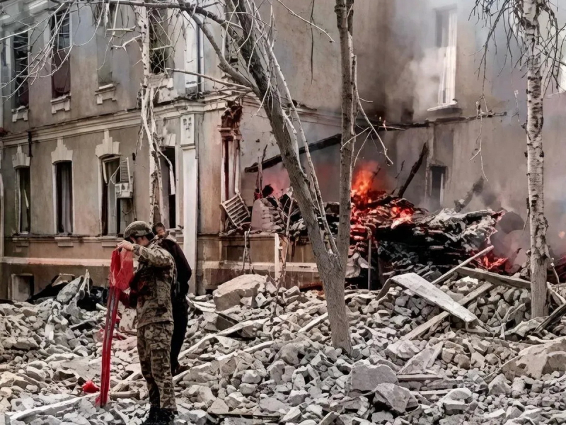 После удара «Орешником» в Киеве показали разрушенный штаб Сухопутных войск ВСУ: последняя сводка СВО на 25.05.2026 от Юрия Подоляки После удара «Орешником» в Киеве показали разрушенный штаб Сухопутных войск ВСУ: последняя сводка СВО на 25.05.2026 от Юрия Подоляки