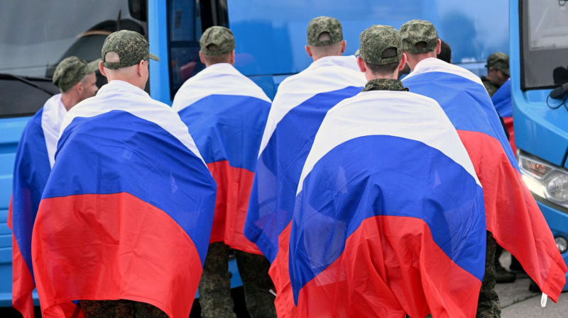 Путин поблагодарил президента ОАЭ за содействие в обмене пленными с Украиной Путин поблагодарил президента ОАЭ за содействие в обмене пленными с Украиной